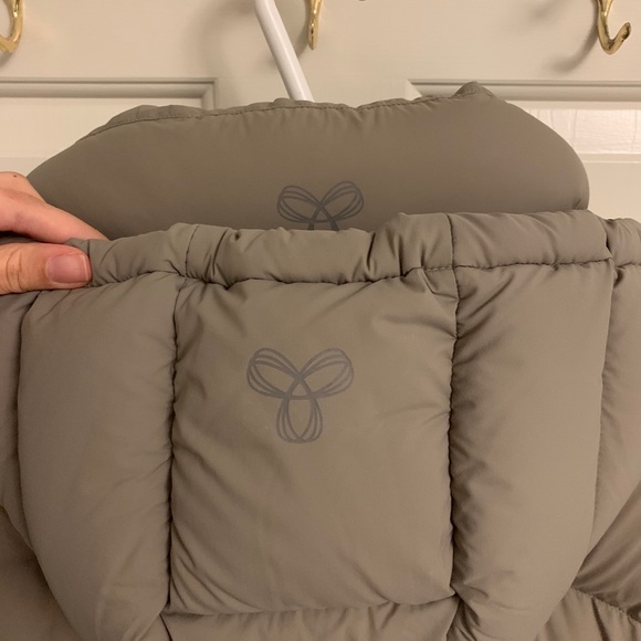 TNA The Super Puff | Modern Taupe - Picture 6 of 6